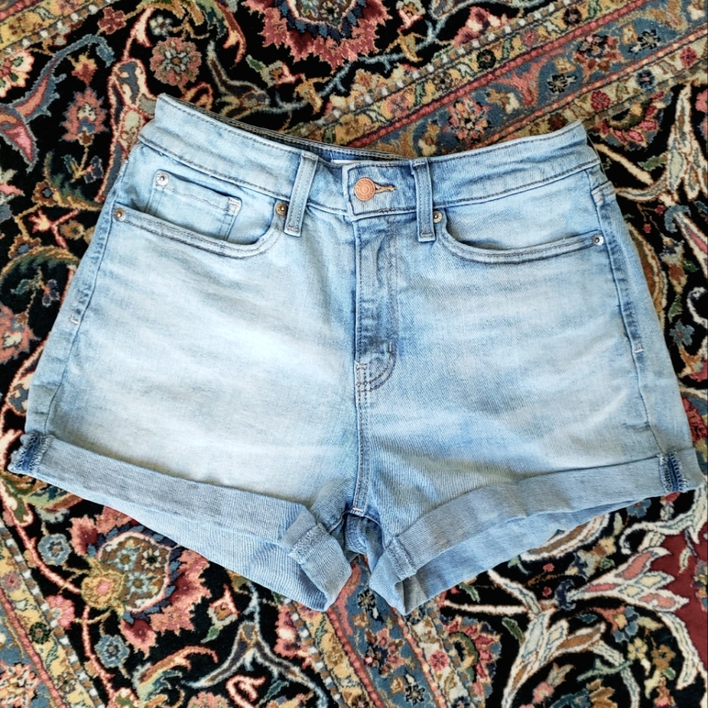 ⭐ LEVI'S | Mom Shorts Signature Gold